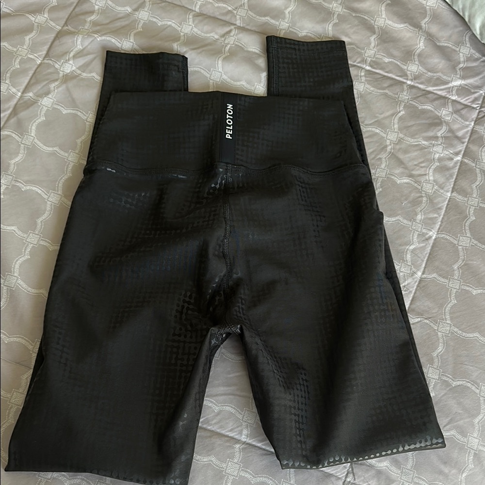 Peloton Women’s Show Up Foil Leggings